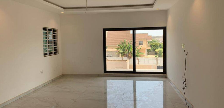 LUXURIOUS 4 BEDROOMS HOUSE WITH A SPARKLING SWIMMING POOL EAST LEGON HILLS