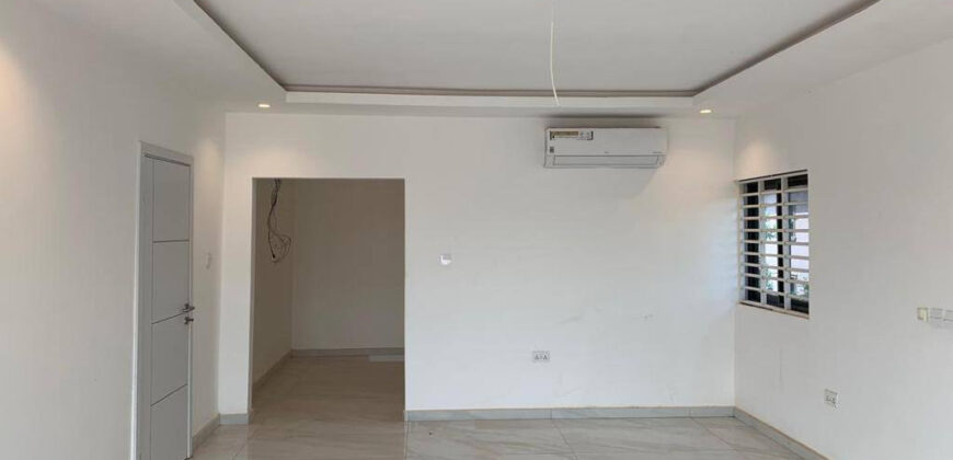 LUXURIOUS 4 BEDROOMS HOUSE WITH A SPARKLING SWIMMING POOL EAST LEGON HILLS