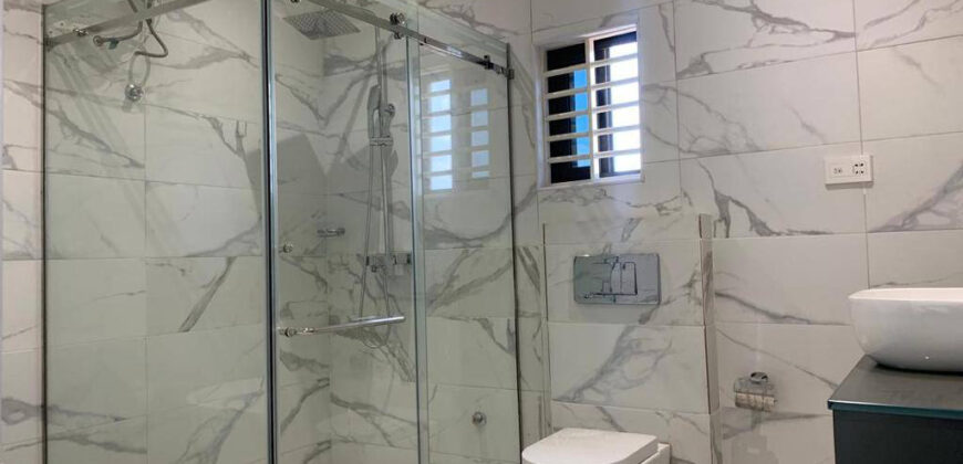 LUXURIOUS 4 BEDROOMS HOUSE WITH A SPARKLING SWIMMING POOL EAST LEGON HILLS