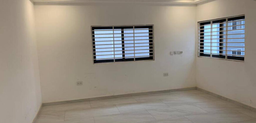 LUXURIOUS 4 BEDROOMS HOUSE WITH A SPARKLING SWIMMING POOL EAST LEGON HILLS