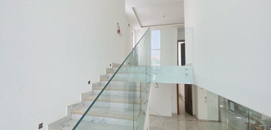 Executive 4 bedrooms luxury House with 1 room boys for sale at East Legon ( American house)