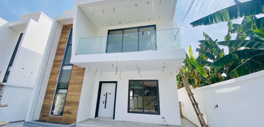 Executive 4 bedrooms luxury House with 1 room boys for sale at East Legon ( American house)