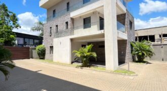 Four (4) bedroom town house 🏡 for rent at airport residential fully furnished