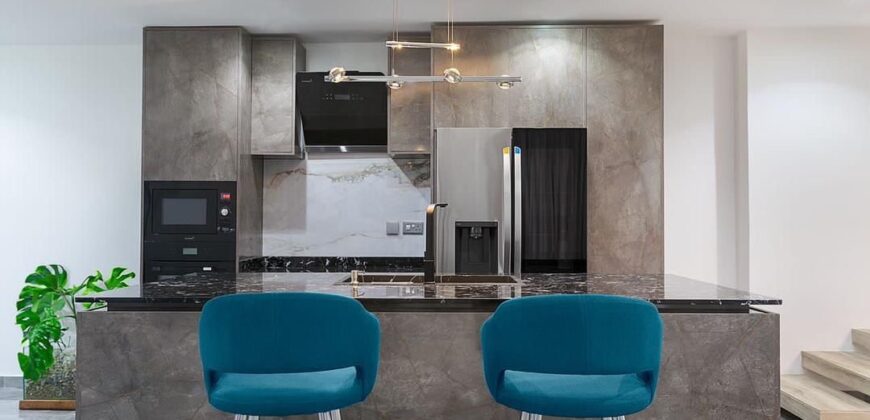 Four (4) bedroom town house 🏡 for sale at Eastlegon hills fully furnished