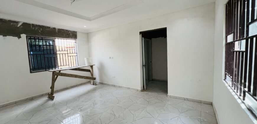 2BEDROOM  HOUSE FOR SALE AT SPINTEX