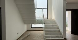 4bedroom with a boysquarters and a swimming pool for sale at school junction Botwe