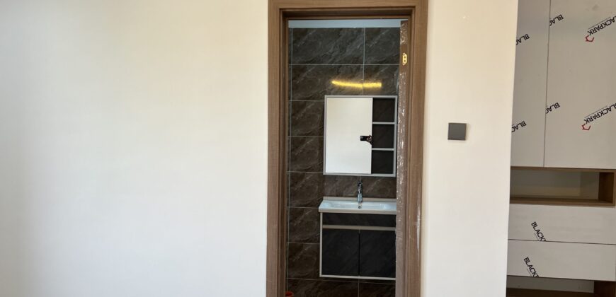 4bedroom with a boysquarters and a swimming pool for sale at school junction Botwe