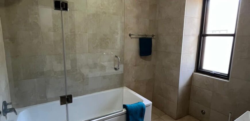 Four (4) bedroom town house 🏡 for rent at airport residential fully furnished