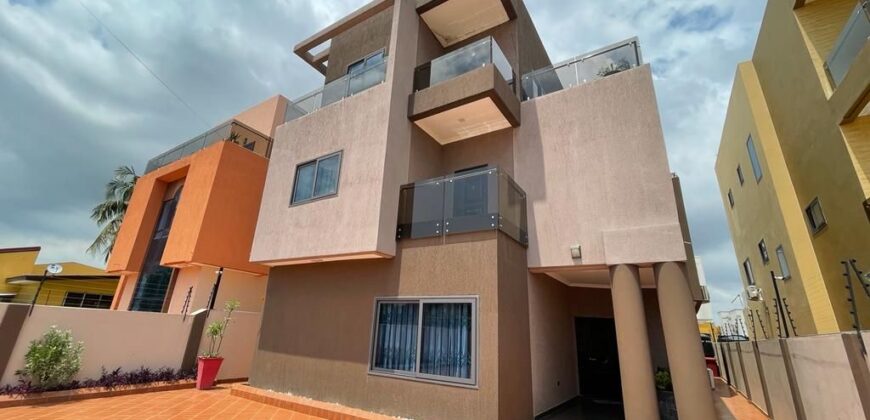 5 FULLY FURNISHED BEDROOM LUXURIOUS EXECUTIVE HOUSE FOR SALE