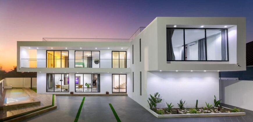 Four (4) bedroom town house 🏡 for sale at Eastlegon hills fully furnished