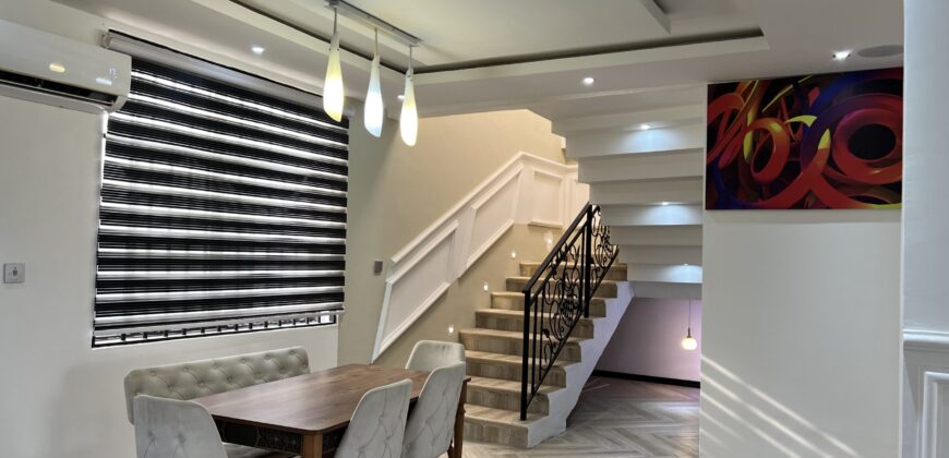 4bedroom storey building semi furnished located at Lashibi sakumono