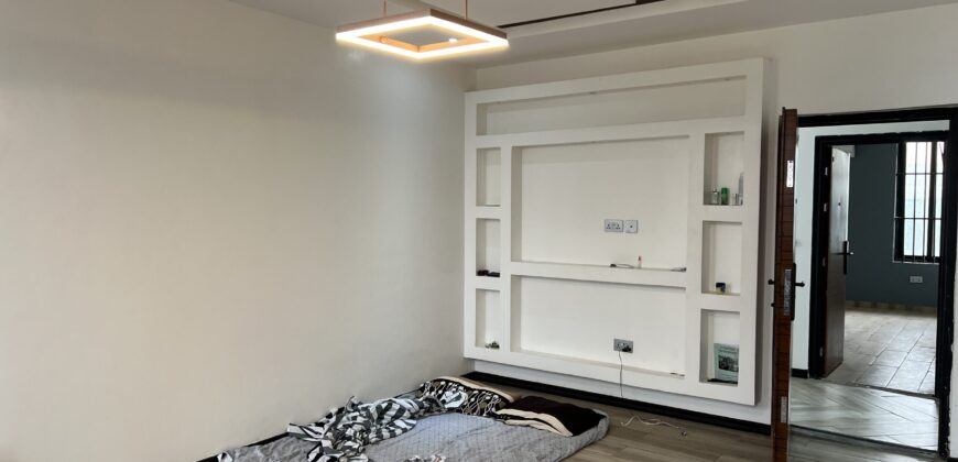 4bedroom storey building semi furnished located at Lashibi sakumono