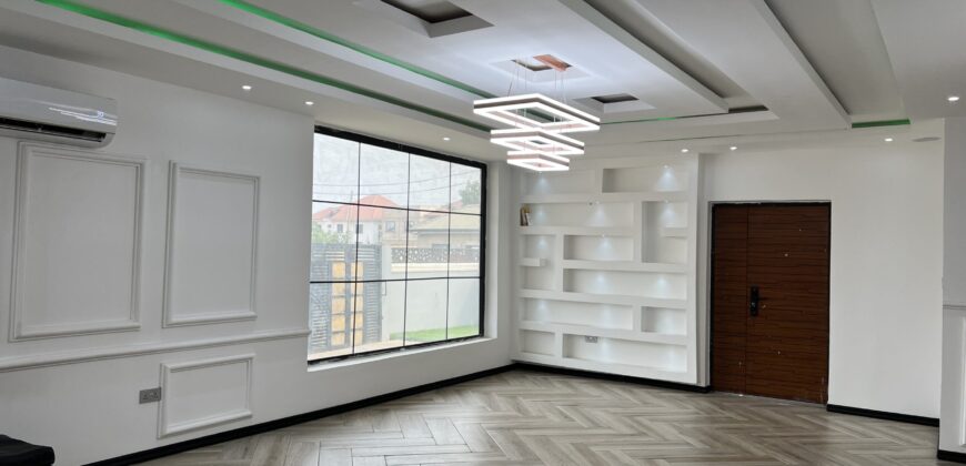 4bedroom storey building semi furnished located at Lashibi sakumono