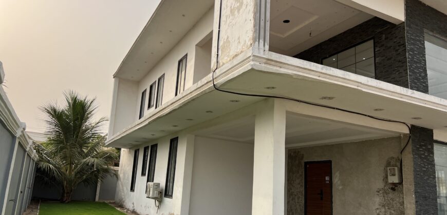 4bedroom storey building semi furnished located at Lashibi sakumono