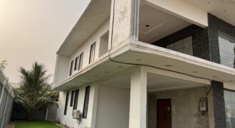 4bedroom storey building semi furnished located at Lashibi sakumono