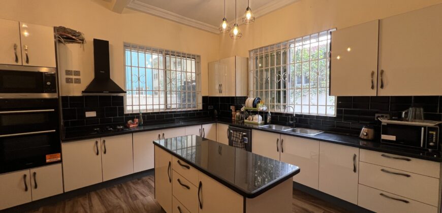 Six(6) bedroom town house 🏡 for rent at airport hills for $3,500 semi furnished