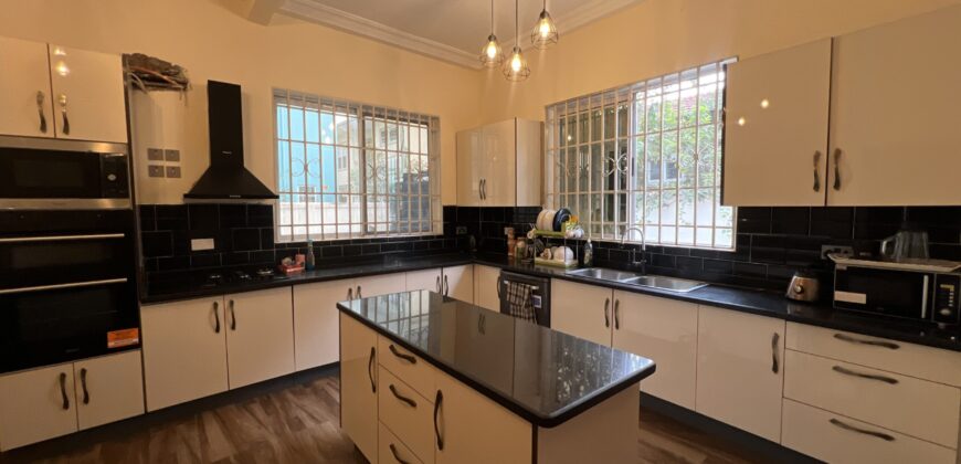 Six(6) bedroom town house 🏡 for rent at airport hills for $3,500 semi furnished
