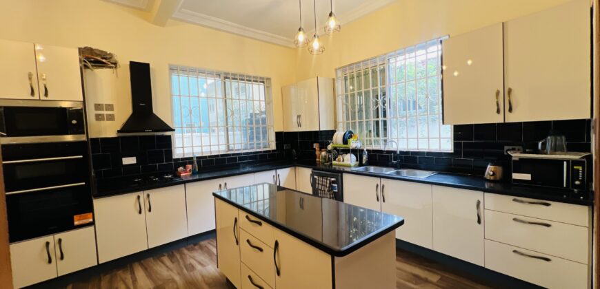 Six(6) bedroom town house 🏡 for rent at airport hills for $3,500 semi furnished