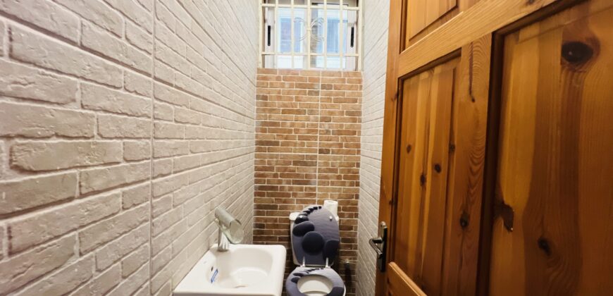 Six(6) bedroom town house 🏡 for rent at airport hills for $3,500 semi furnished