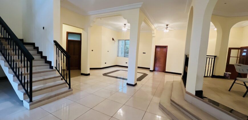 Six(6) bedroom town house 🏡 for rent at airport hills for $3,500 semi furnished