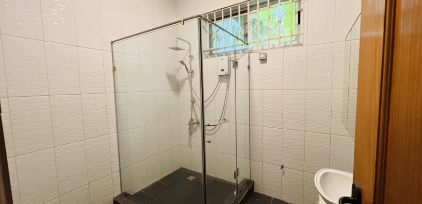 Six(6) bedroom town house 🏡 for rent at airport hills for $3,500 semi furnished