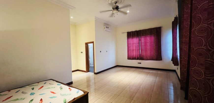 Six(6) bedroom town house 🏡 for rent at airport hills for $3,500 semi furnished