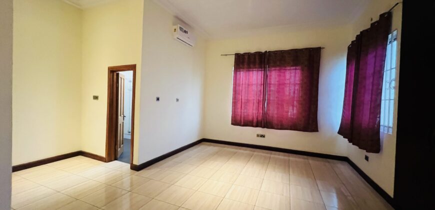 Six(6) bedroom town house 🏡 for rent at airport hills for $3,500 semi furnished
