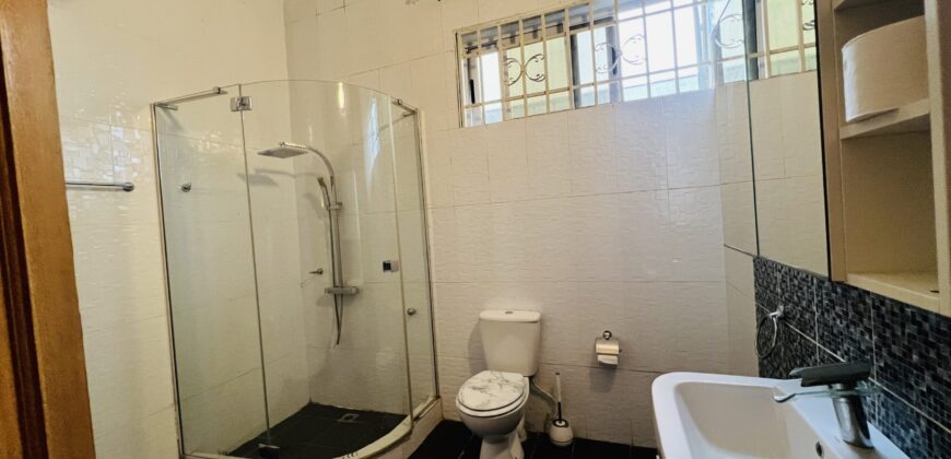 Six(6) bedroom town house 🏡 for rent at airport hills for $3,500 semi furnished