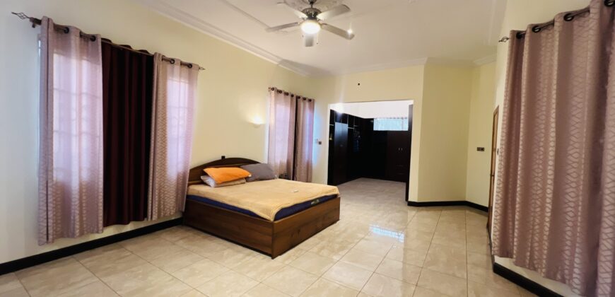 Six(6) bedroom town house 🏡 for rent at airport hills for $3,500 semi furnished