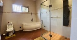 Six(6) bedroom town house 🏡 for rent at airport hills for $3,500 semi furnished