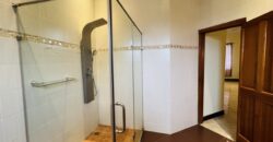 Six(6) bedroom town house 🏡 for rent at airport hills for $3,500 semi furnished