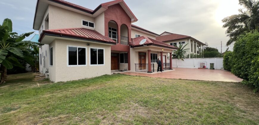 Six(6) bedroom town house 🏡 for rent at airport hills for $3,500 semi furnished