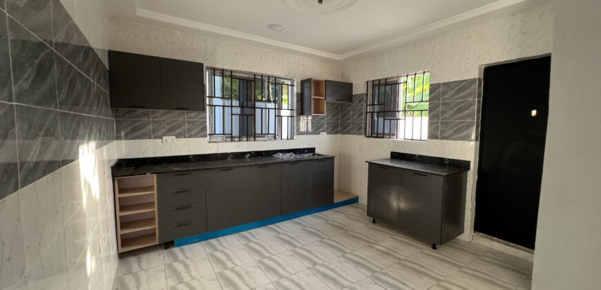 3bedroom for sale spintex