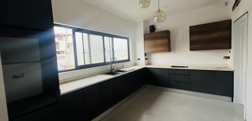 Five (5) bedroom house with Boysquarters for sale at Tseaddo