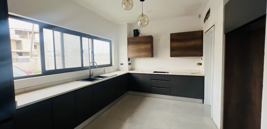 Five (5) bedroom house with Boysquarters for sale at Tseaddo