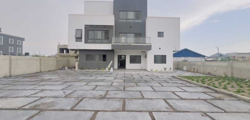 Five (5) bedroom house with Boysquarters for sale at Tseaddo