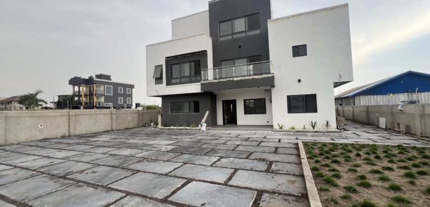 Five (5) bedroom house with Boysquarters for sale at Tseaddo