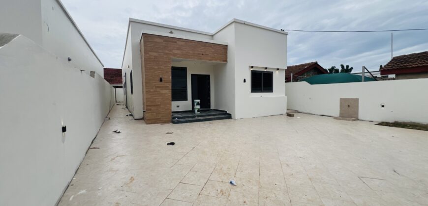 BRAND-NEW 3BEDROOM BIG COMPOUND FOR SALE AT SPINTEX , ACCRA GHANA