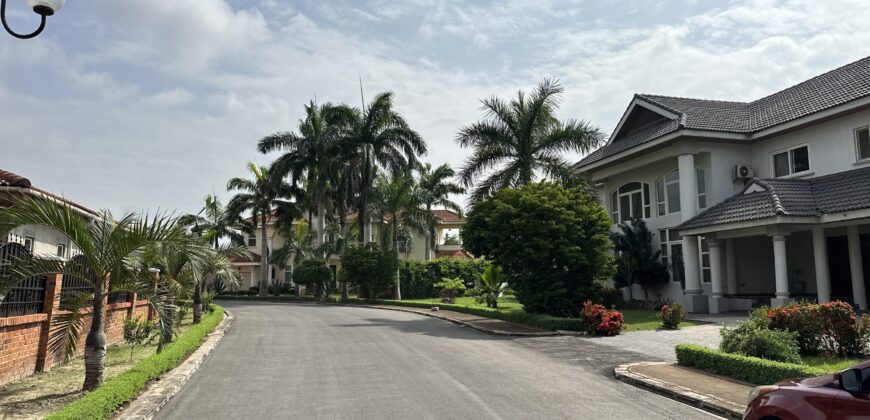5bedroom furnished house for sale at Trassaco ESTATE Adjiringanor Huge Backyard with swimming pool