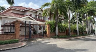 5bedroom furnished house for sale at Trassaco ESTATE Adjiringanor Huge Backyard with swimming pool