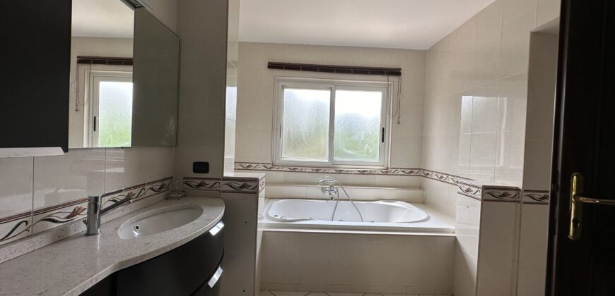 5bedroom furnished house for sale at Trassaco ESTATE Adjiringanor Huge Backyard with swimming pool