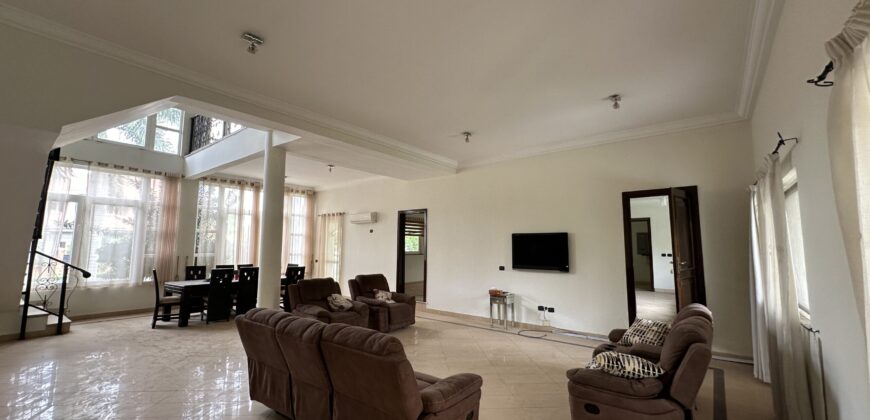 4 bedroom house with 2Boysquarters for sale at Trassaco ESTATE Adjiringanor Huge Backyard