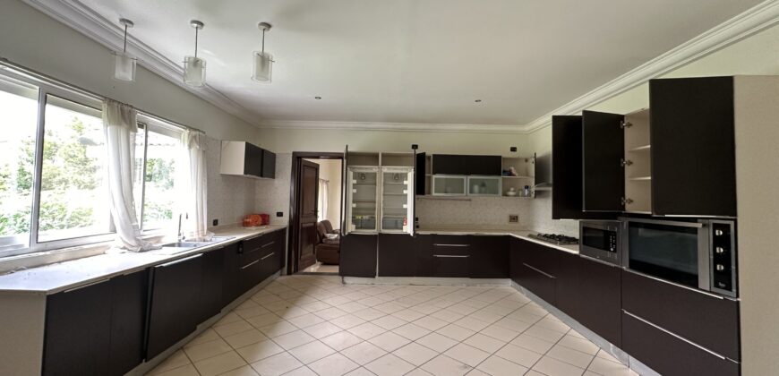 4 bedroom house with 2Boysquarters for sale at Trassaco ESTATE Adjiringanor Huge Backyard