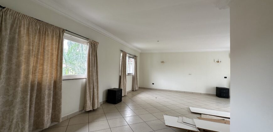 4 bedroom house with 2Boysquarters for sale at Trassaco ESTATE Adjiringanor Huge Backyard