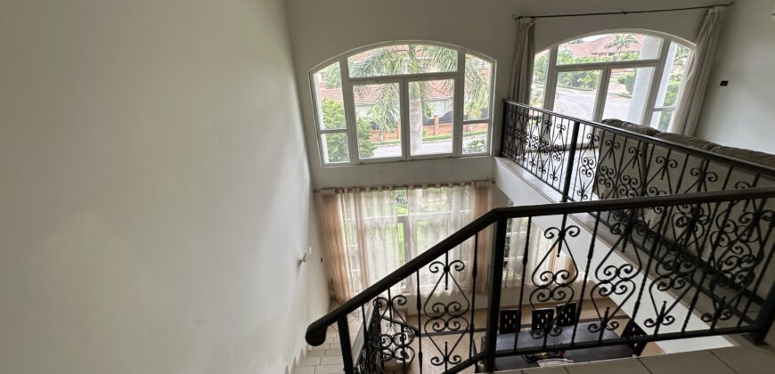 4 bedroom house with 2Boysquarters for sale at Trassaco ESTATE Adjiringanor Huge Backyard