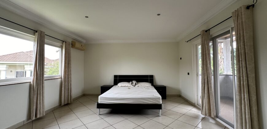 4 bedroom house with 2Boysquarters for sale at Trassaco ESTATE Adjiringanor Huge Backyard