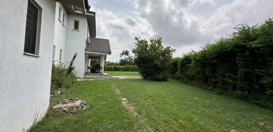 4 bedroom house with 2Boysquarters for sale at Trassaco ESTATE Adjiringanor Huge Backyard