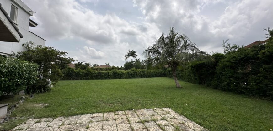 4 bedroom house with 2Boysquarters for sale at Trassaco ESTATE Adjiringanor Huge Backyard