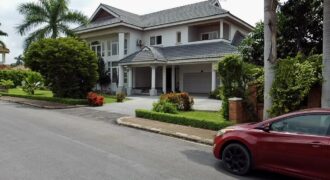 4 bedroom house with 2Boysquarters for sale at Trassaco ESTATE Adjiringanor Huge Backyard