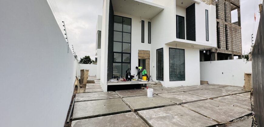 CUSTOMED MADE EXCLUSIVELY FOR BILLCOTEY‘S CLIENT BRAND-NEW 3BEDROOM WITH BOYS-QUARTERS FOR SALE AT SPINTEX , ACCRA GHANA